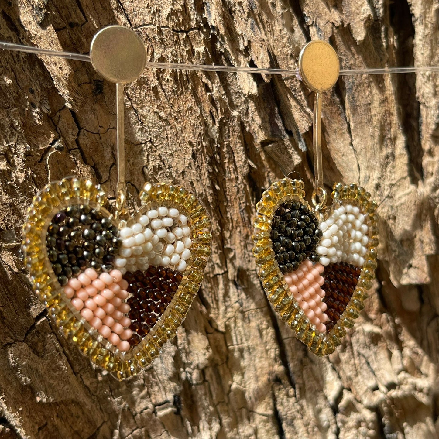 Beaded heart earrings. Ref NAT06