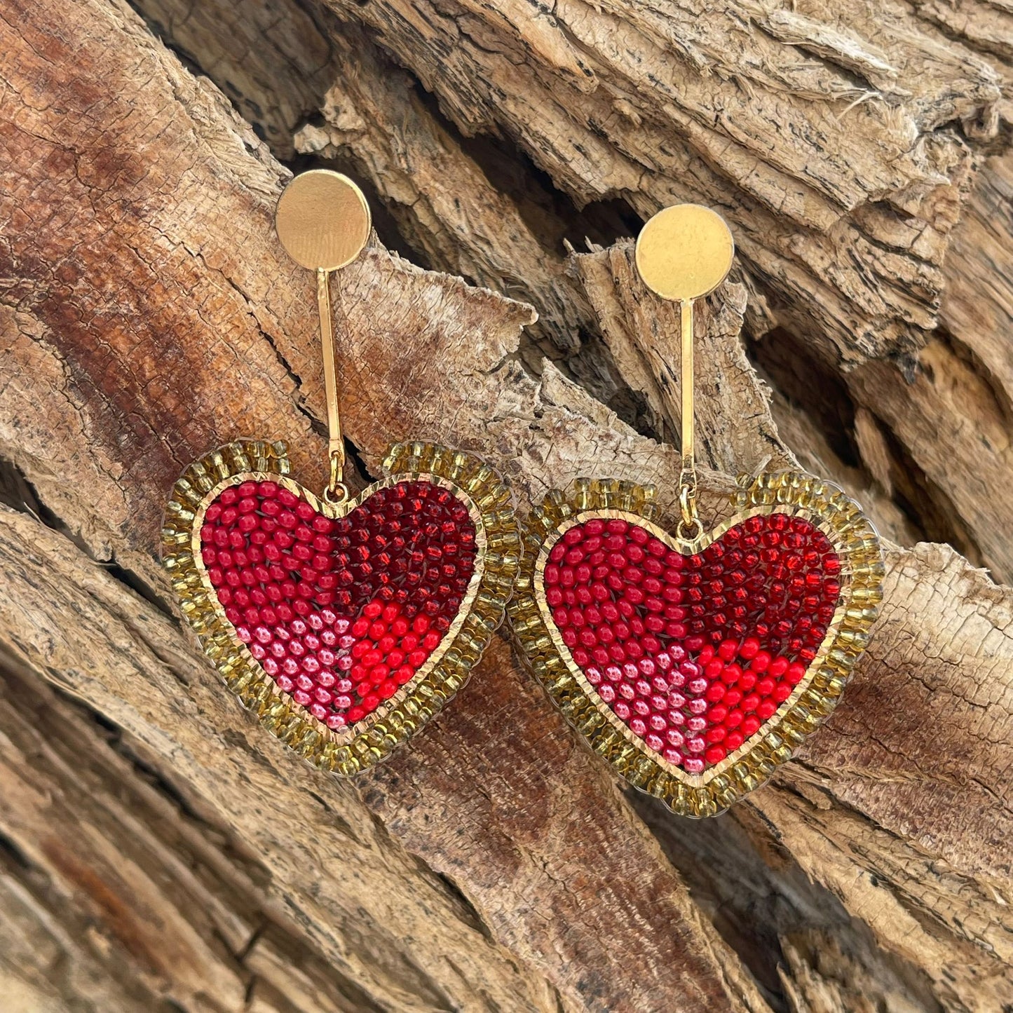Beaded heart earrings. Ref NAT06