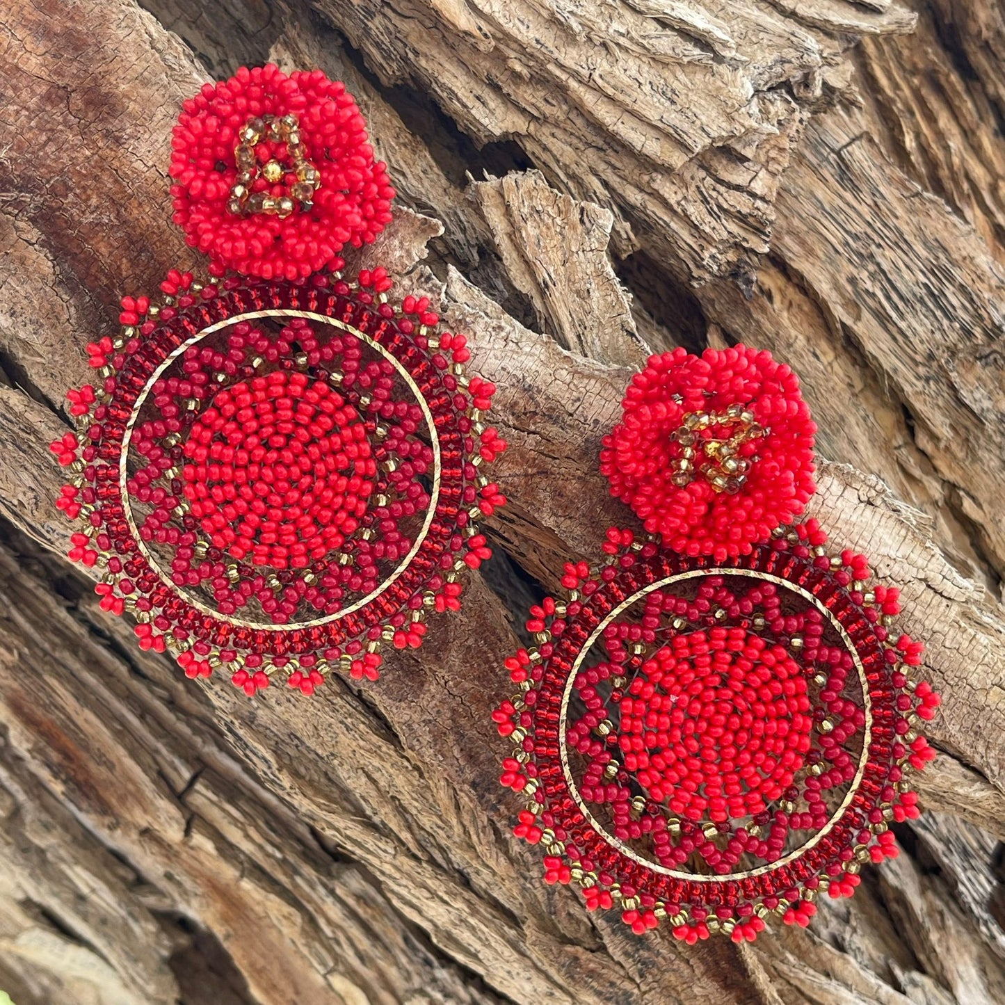 Beaded earrings with woven clasp, Ref. NAT12