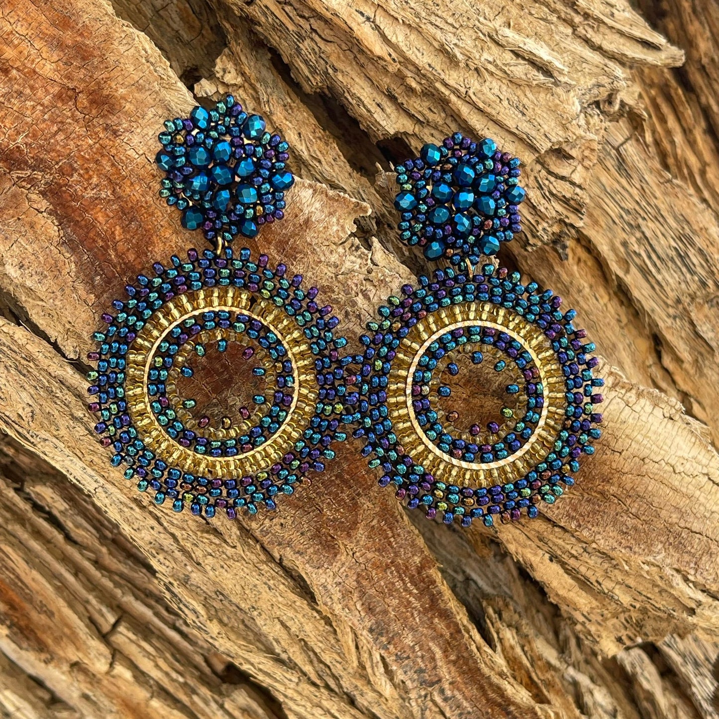 Beaded earrings with woven clasp, Ref. NAT11