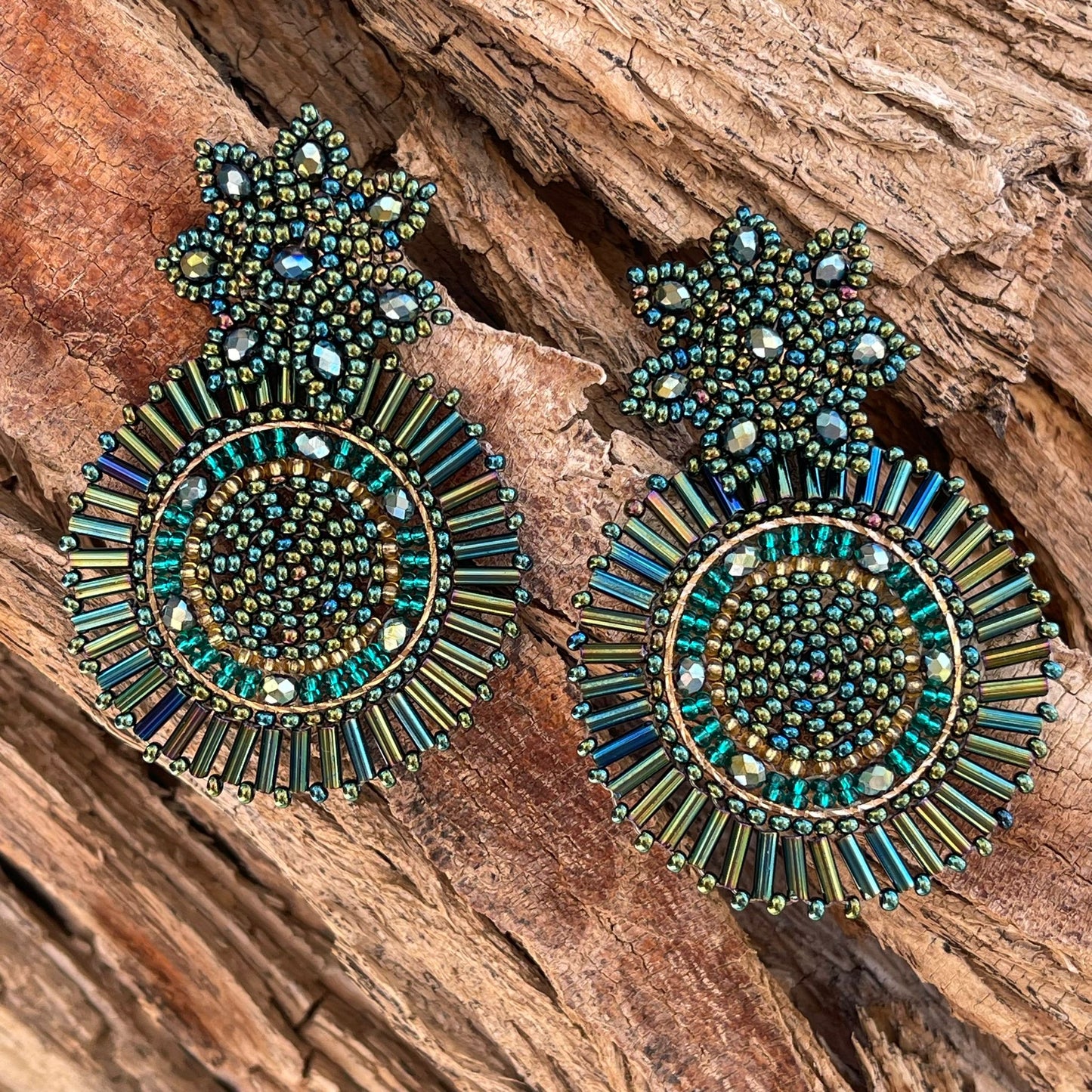Large beaded earrings with woven clasp Ref. NAT08