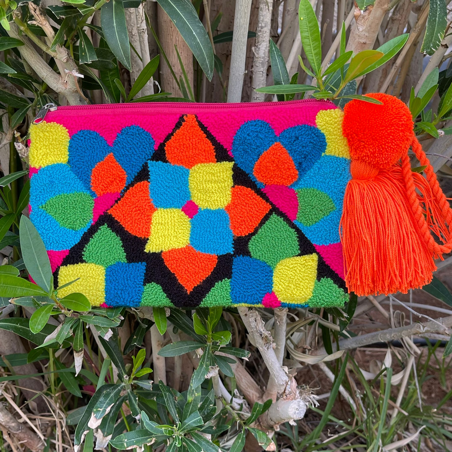 Woven hand bag